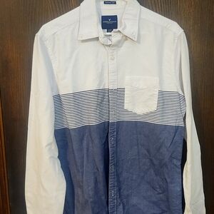 American Eagle brand dress shirt. Men's Size Medium